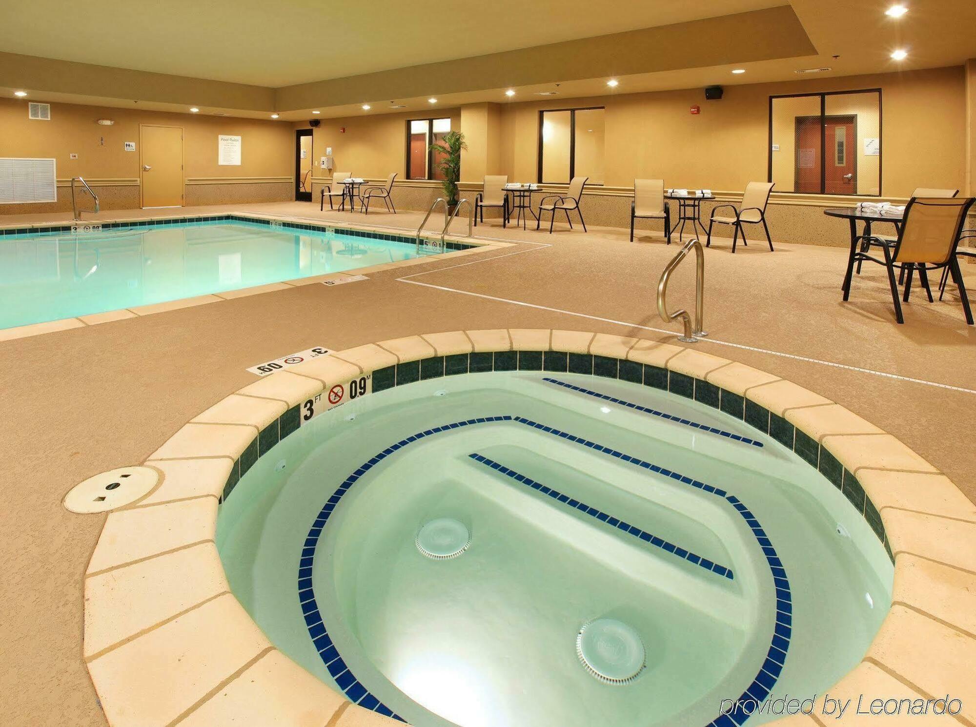 Holiday Inn Express Hotel & Suites Texarkana East By Ihg Eksteriør billede